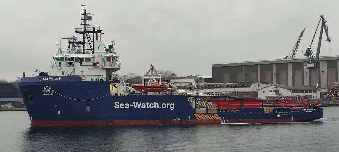 Schiff mit Namen Sea-Watch 5