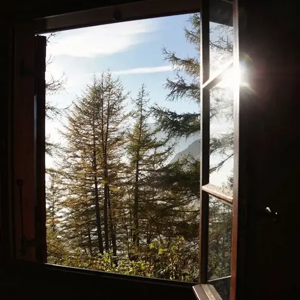 Klassenfahrt Erlebnispädagogik Allgäu Alpenüberquerung E5 Fenster 616x616